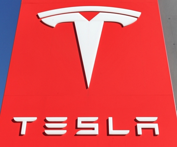 Tesla to Meet Police Over Continuing to Run Plant Despite Order