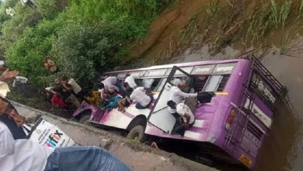 Two dead, 20 injured after bus falls into river in MP's Khandwa