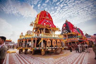 World-famous Puri Rath Yatra Gets Underway with Grand 'Pahandi Bije' Ritual