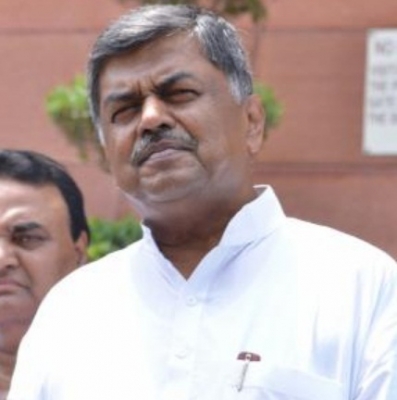 K'taka Cong Leader Hariprasad Raises Banner of Revolt, Challenges CM Siddaramaiah