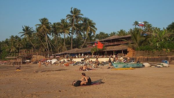 Demolition of Curlies nightclub begins in Goa