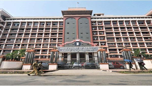 Man appears before Kerala HC virtual hearing while shaving/brushing