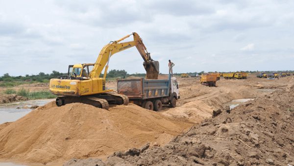 4 killed, 9 injured as two groups clash over sand mining in Patna