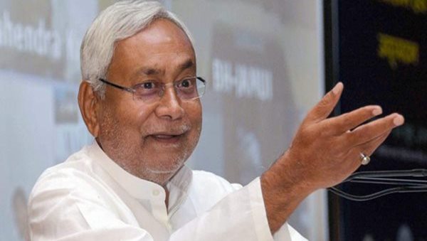 Nitish activates 'Paltimar plan', speaks to Sonia