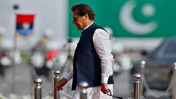 Pakistan Prime Minister Imran Khan loses no-confidence vote 