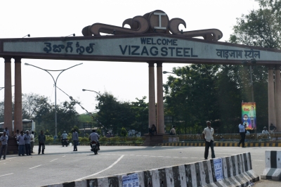 Centre Makes Another U-turn on Vizag Steel Plant, Employees Intensify Protest
