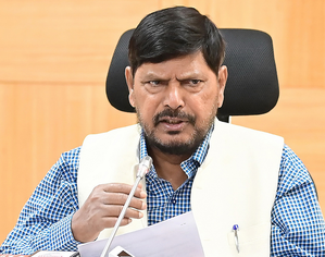 Union Minister Ramdas Athawale slams Kejriwal for 'failed' poll promises in Delhi