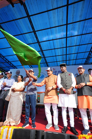 CM Mohan Yadav Flags off 'Run for Unity' in Bhopal 