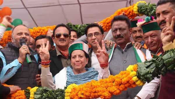 Congress gets majority in Himachal by winning 40 seats, BJP shrinks to 25