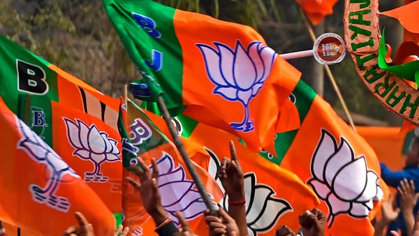 Early trends: BJP leads in Gujarat, tough fight with Congress in Himachal