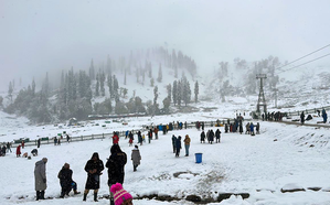 No Tents to Be Allowed in Gulmarg without Permission: Officials