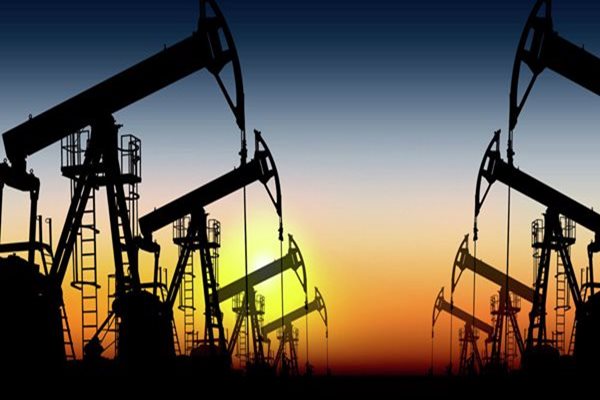 Oil Market Downturn Turns Heat on US Shale Producers
