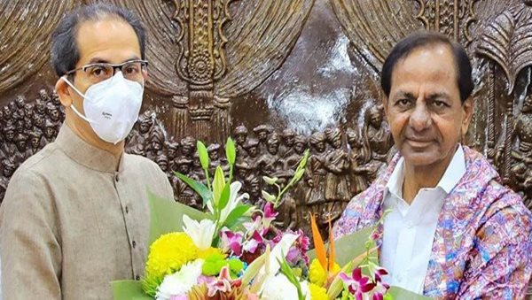 KCR, Thackeray agree to work together for anti-BJP front