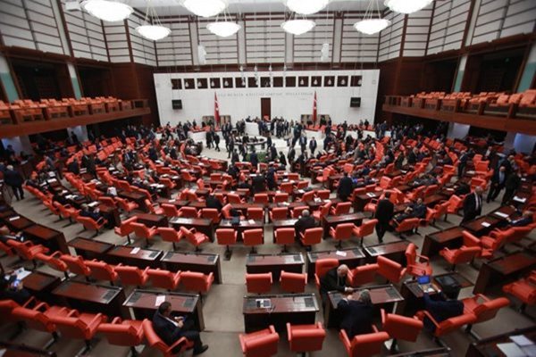 Turkish Parliament Approves Social Media Law with New Powers