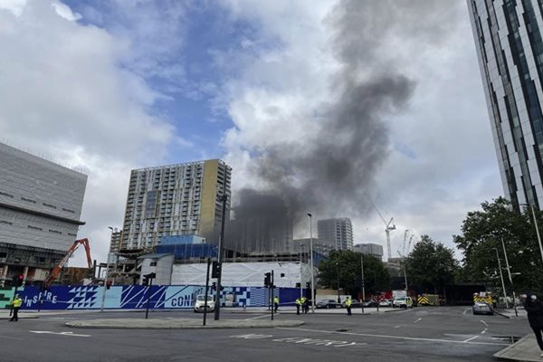 Big Fire Breaks out near London's Elephant & Castle Station