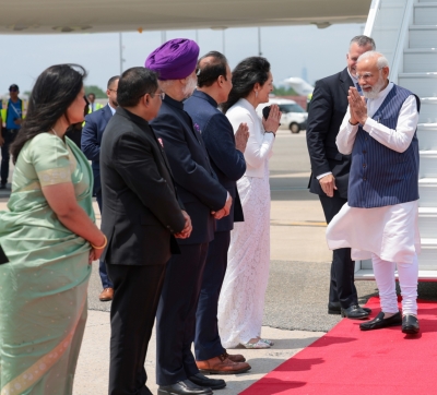 Modi Meets Parade of Intellectuals, Business Leaders, Health Experts in US