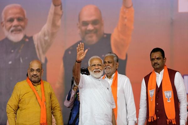 Modi Tells BJP'S New RS MPS to Use Social Media to Connect