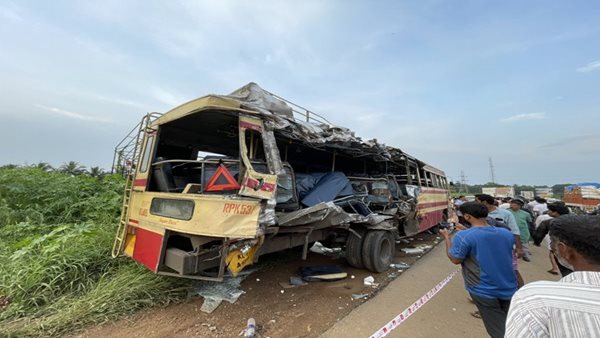 Five students among 9 killed in Kerala bus collision