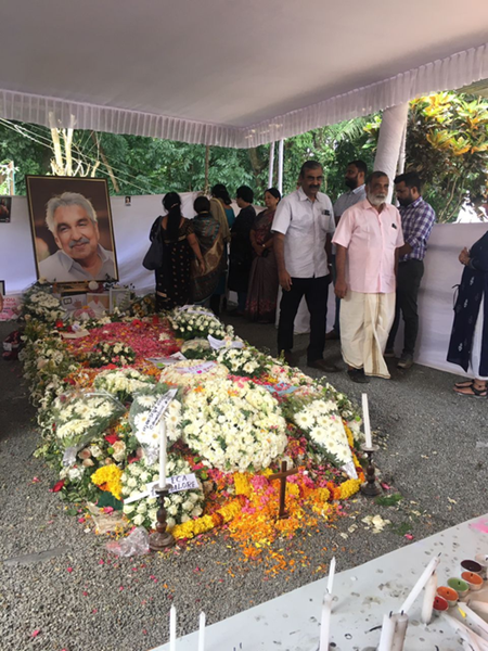 Kerala: Crowds Continue to Throng Congress Stalwart Oommen Chandy's Final Resting Place