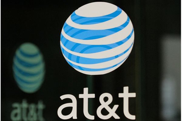 AT&T Plans to Cut 3,400 Jobs, Shuts Down 250 Stores