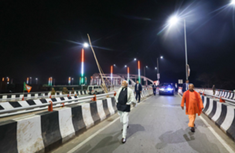 PM Modi Makes Night Inspection of Newly-built Varanasi Road