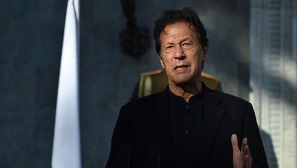 Imran attacks army chief Bajwa, praises Indian army as 'not corrupt'