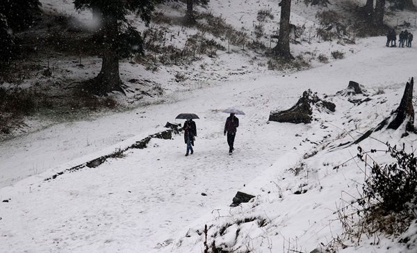 Kufri, Narkanda in Himachal experience season's first snowfall
