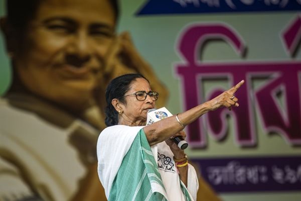 Mukul Roy Returns to Trinamool, Mamata Says 'more to Follow'