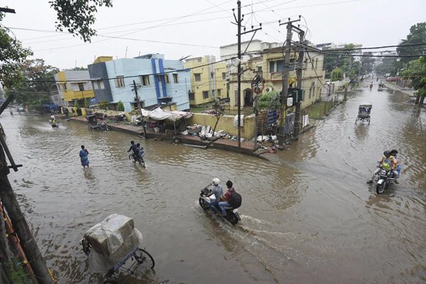 25 Lakh People Displaced by Bihar Floods, 8 Dead