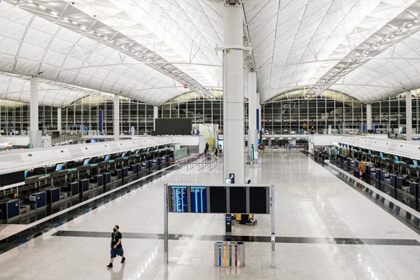 HK Airport's Passenger Volume Drops 18.9%