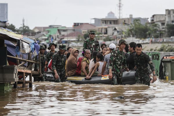 21 Dead, 31 Missing in Indonesia Flash Floods