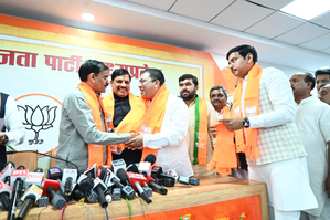Kamal Nath's Close Aide Syed Jafar Joins BJP in MP