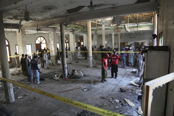 Bomb at Seminary in Pakistan Kills 8 Students, Wounds 136
