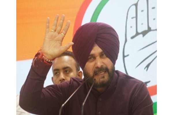 Sidhu Slams Cong Govt, Centre on Agriculture