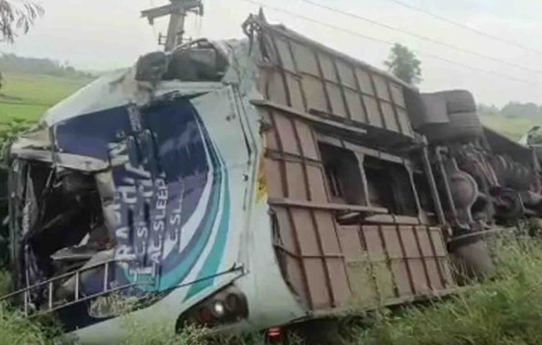 8 Injured after Truck Hits Bus in Odisha's Balasore