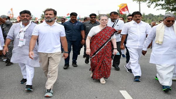 Sonia joins Bharat Jodo Yatra in Karnataka