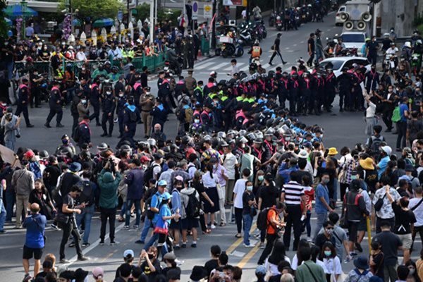 Thailand Reports Record Virus Cases; Bangkok Eases Lockdown