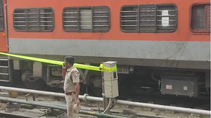 Five Injured as Charminar Express Derails at Hyderabad Station