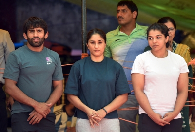 Sakshi Malik Criticises WFI Ad-hoc Panel's Decision to Exempt Vinesh, Bajrang from Asian Games Selection Trials