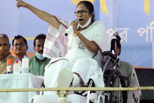 Mamata's 43 Ministers Take Oath Sans Festivities