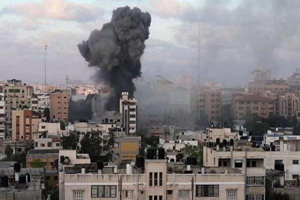 Israeli Strikes Kill 6 in Gaza; Rockets Fired from Lebanon