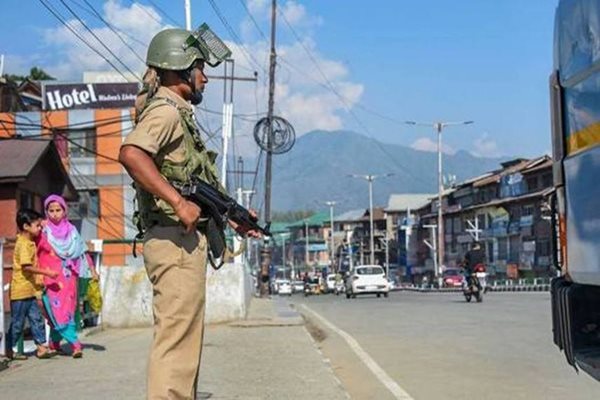Pak Continues Unprovoked LoC Ceasefire Violation in Rajouri