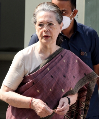 Sonia to Attend President's Address as Congress Leaders Stuck in Srinagar