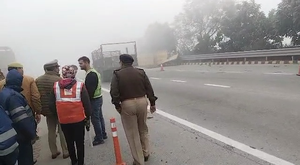 Several Injured in 12-vehicle Pile-up on Yamuna Expressway Due to Fog
