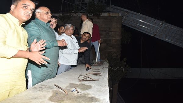 Morbi bridge collapse: PM calls up Gujarat CM, announces compensation
