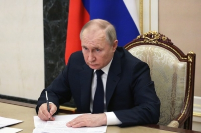 Putin Signs Law to Suspend Russia's Participation in Arms Treaty with US