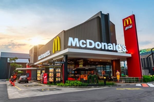 McDonald's Facing Bumpy Recovery, 2Q Sales Down