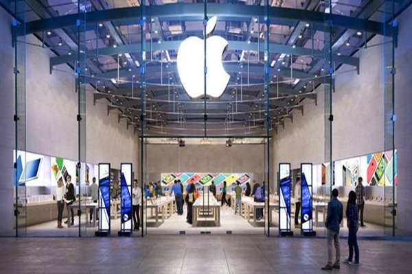 Apple Captures over 50% of Global Smartwatch Market Revenue