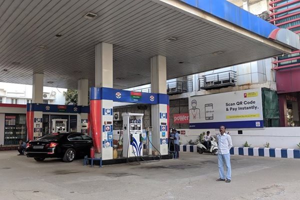 Petrol, Diesel Prices Rise Continues for 16th Straight Day
