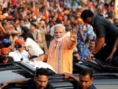 Women Will Shower Flowers on PM as His Jeep Passes through Crowd for Jaipur Mahasabha